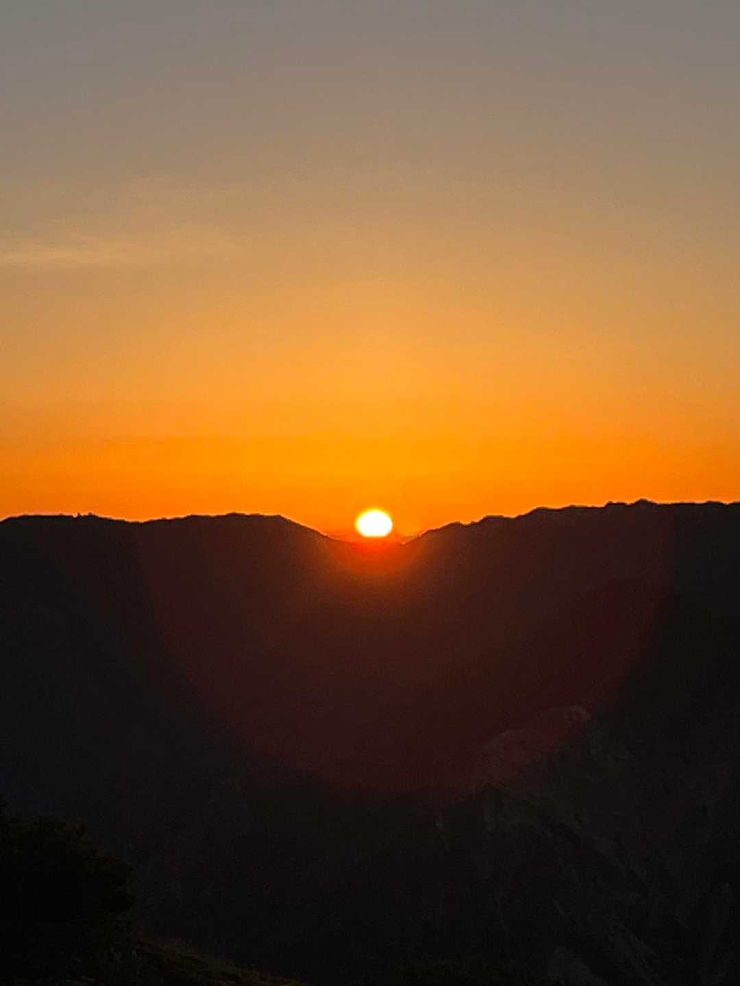2日目の御来光🌄
安全登山に感謝です。
この気持ちを忘れずに登山を続けます。