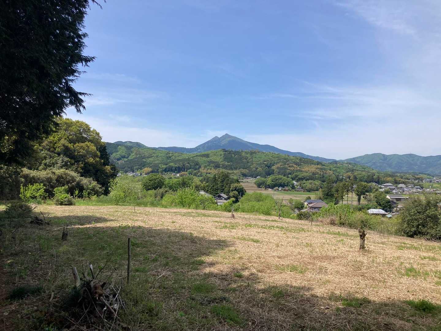 おぉ、筑波山💛。
いつも西から見てるので、ここ東側から見るととても新鮮😊。