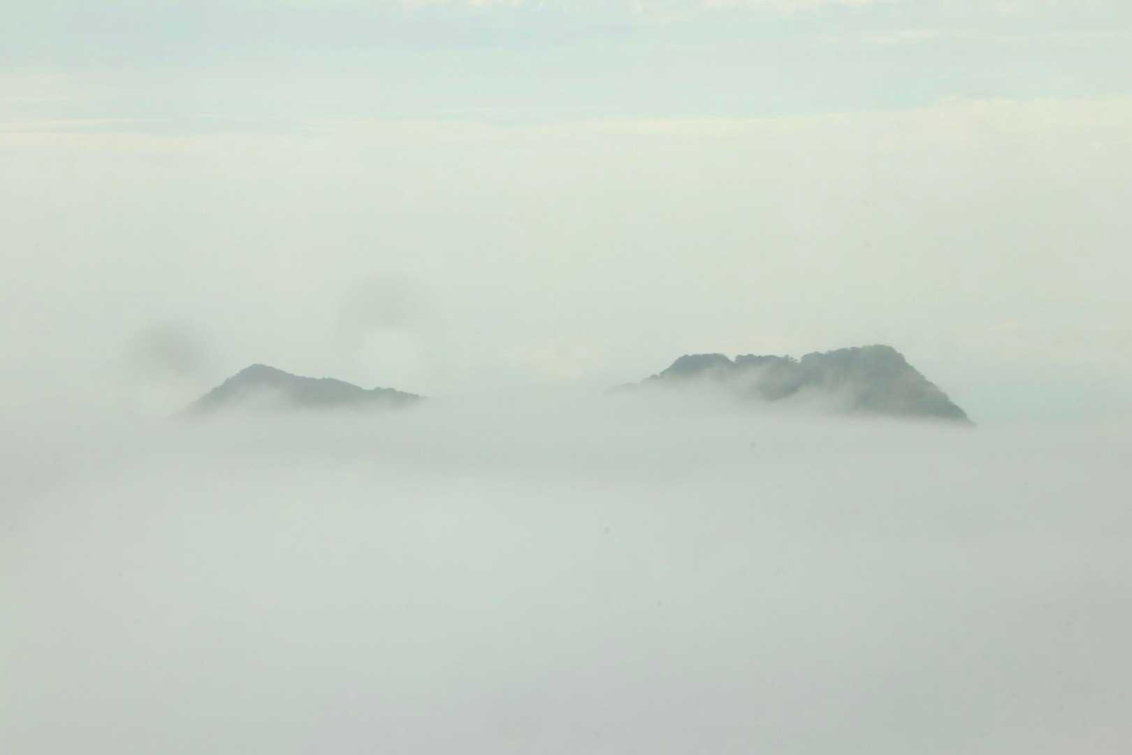 何岳かな？

後でレンジに水滴が付いていた事に気付く。
ボツ写真が大量発生でショック。