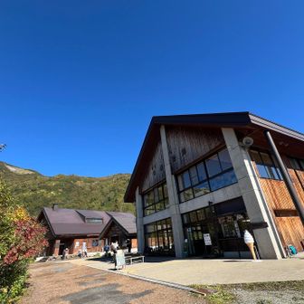 栂池自然園やら、栂池山荘､ヒュッテ､ビジターセンターがあります。