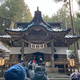 拝殿、少し並びました