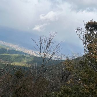 右端に🌈がかすかに…