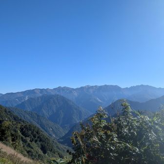からの風景。
今日は晴天です。日差しはありましたが、涼しかったので快適登山日和でした😄