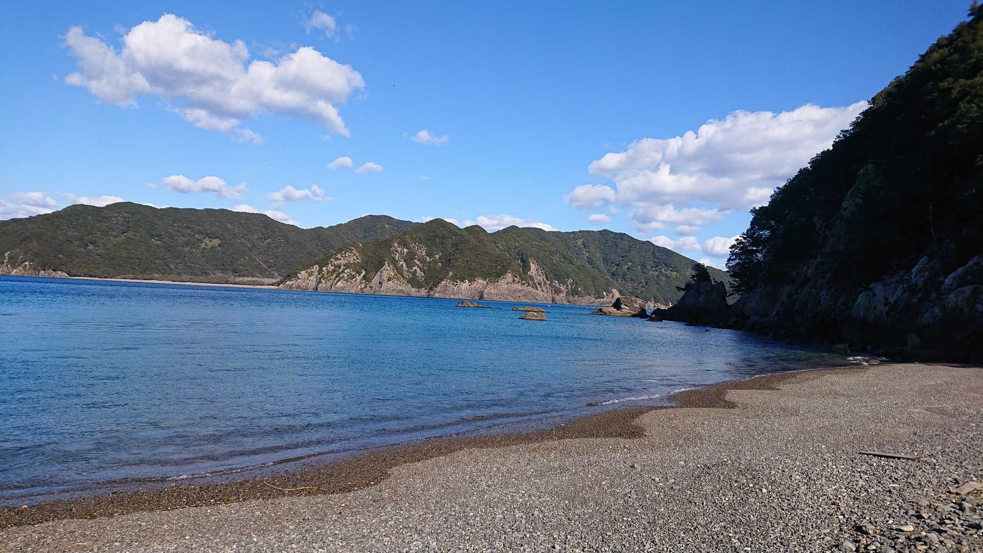 キレイな砂利浜
