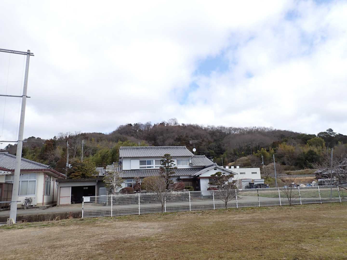あのてっぺんに登ります　
