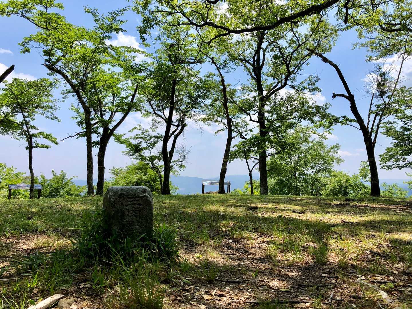 三草山山頂到着。今日は沢山の人で賑わってました😌