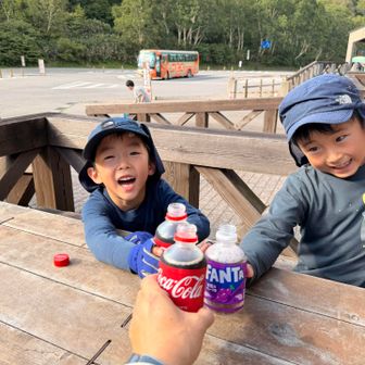 歩き切ったご褒美の乾杯❗️
ヒロが珍しくコーラを選択😳