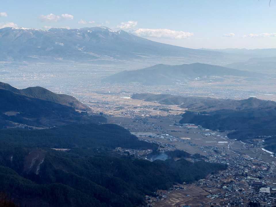 塩田平の彼方に浅間山を望む