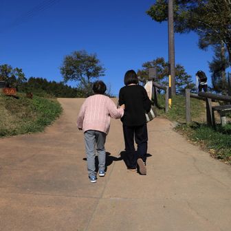 登山開始♪我が母親と妻👭そして自分はヤマップ起動🤳