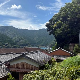 スタート地点の漁港が見えた