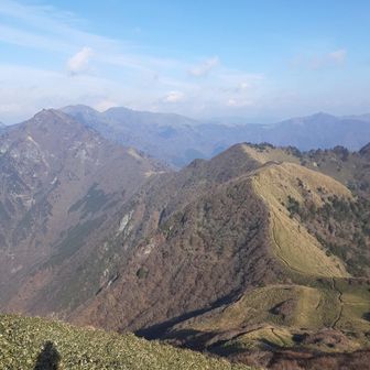 もう少し晴れて笹ヶ峰
ちち山あたりも見え始め