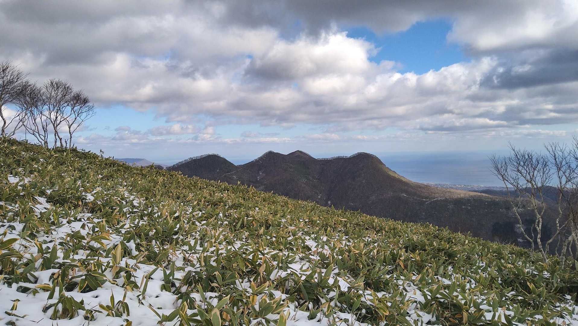 室蘭岳登山口-鷲別岳-825ピーク 周回コースの写真