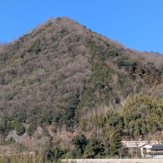 太田川沿いから茶臼山と螺山