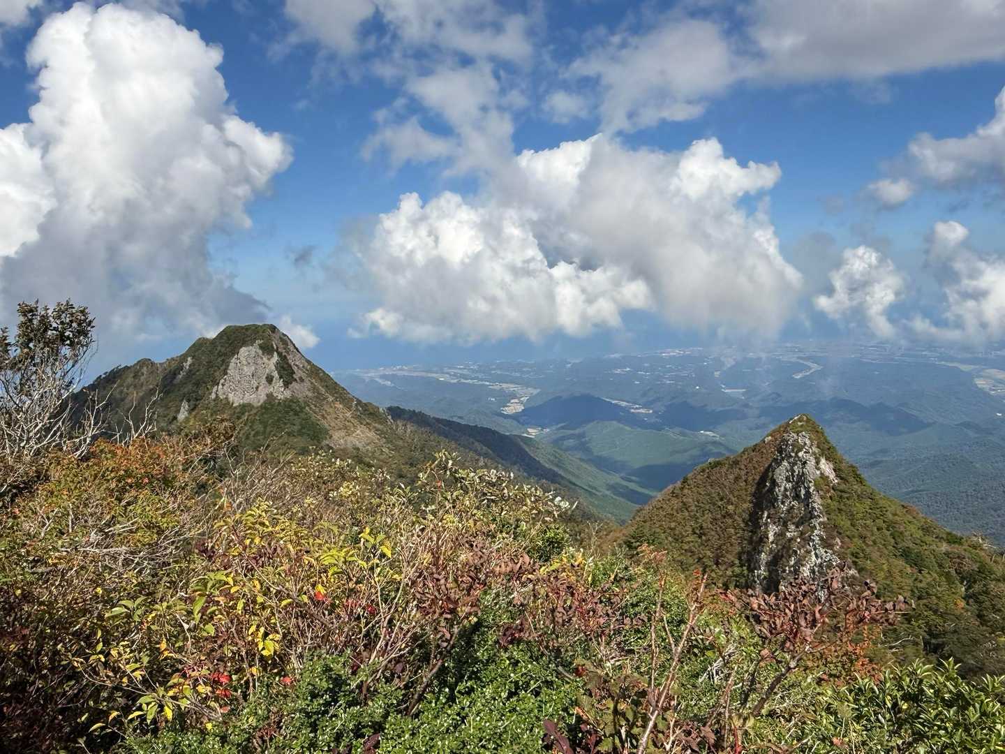 甲ヶ山から奧へ…勝田ヶ山〜船上山へ伸びる尾根