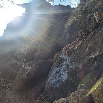 大の字直下の鎖場、5メートルくらい、けっこうすべります。