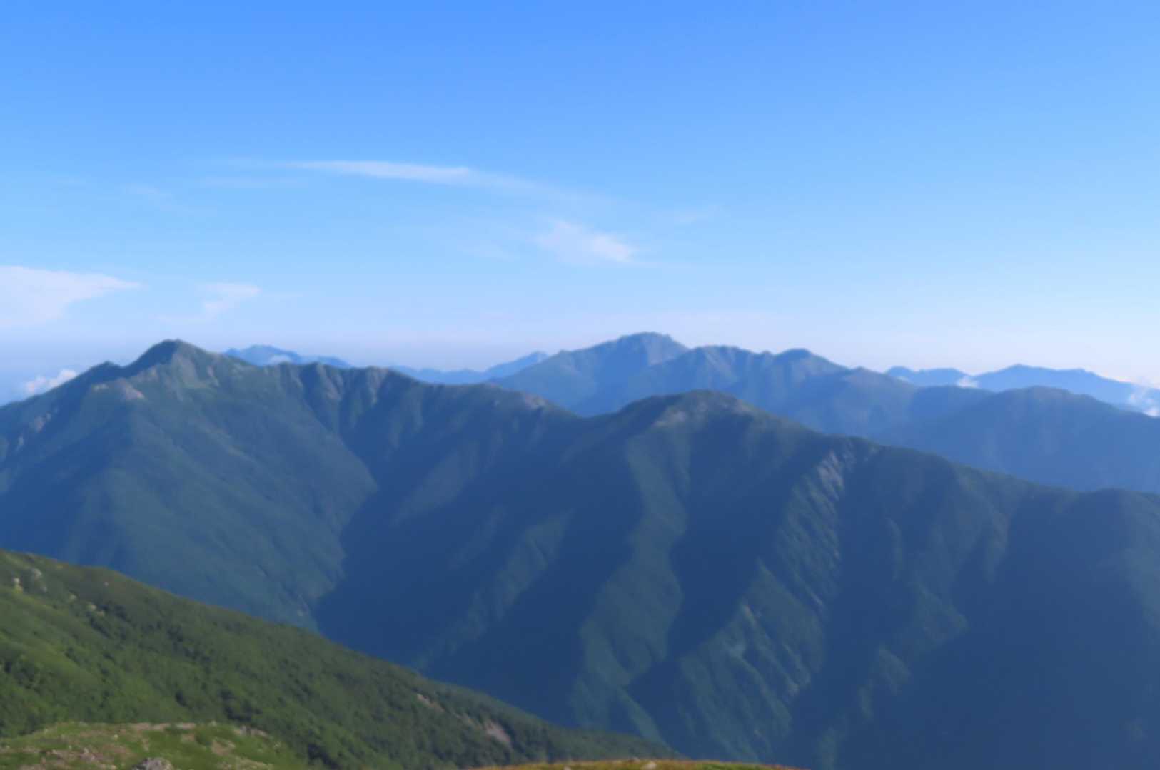 ⛰️塩見岳や仙丈ヶ岳がよく見えます
♪山は広いな大きいな〜😌