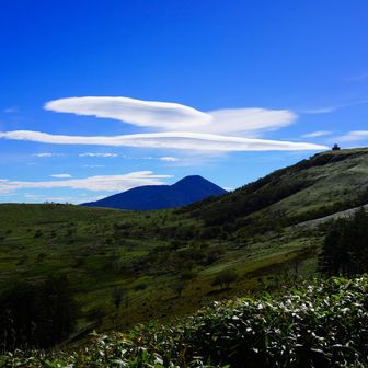 晴れているけど蓼科山の上には怪しい雲が見えます。