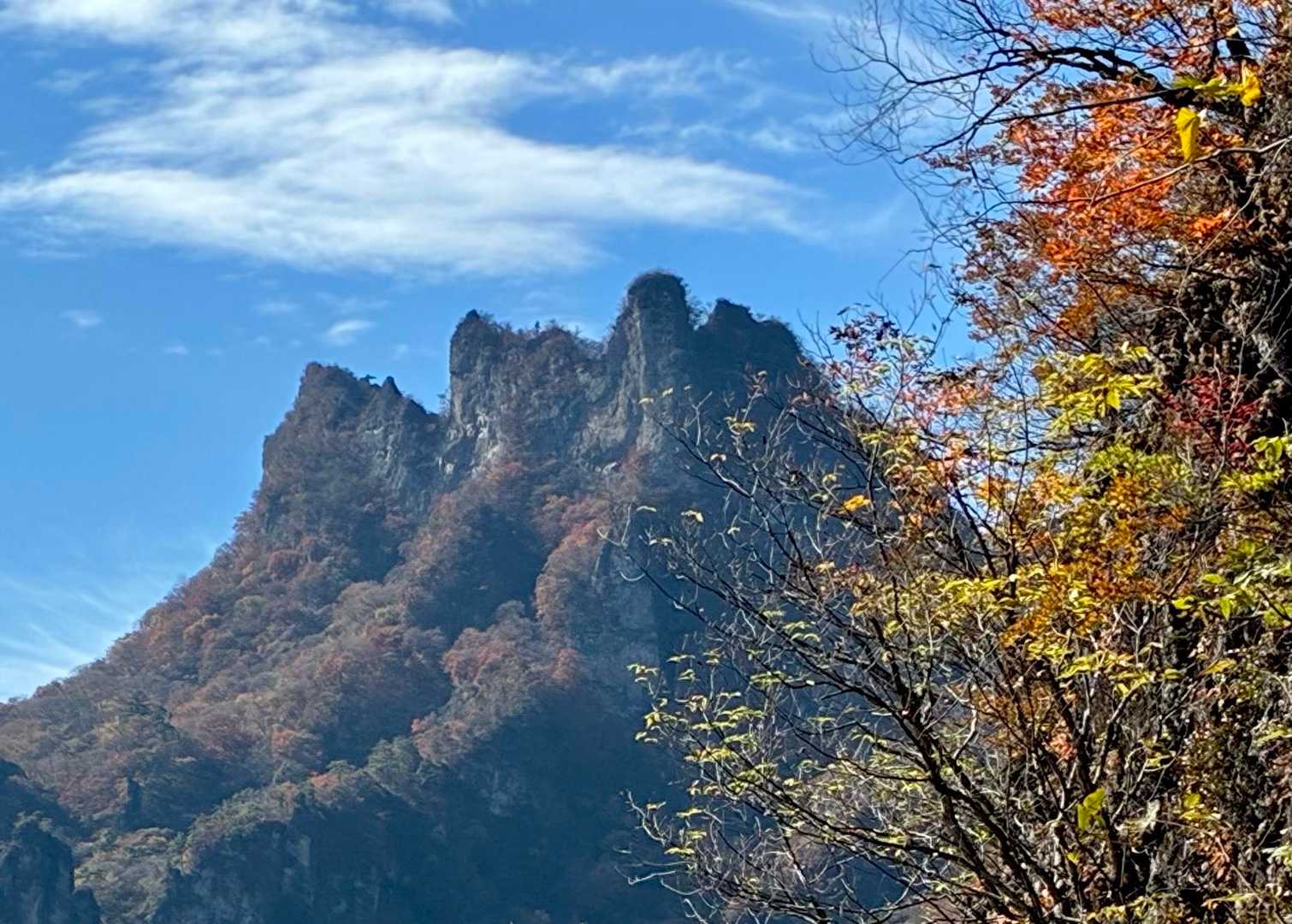 二段ルンゼは半時計の方が難易度高いそう。
時計で行ってみようかな。