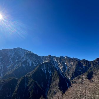 こちらも歩きたい稜線