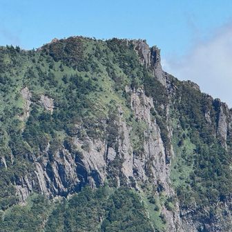 南尖峰、墓場尾根