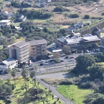 魚見岳から見た　こころの宿ホテル