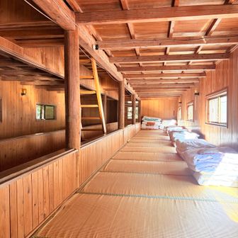 小屋の中