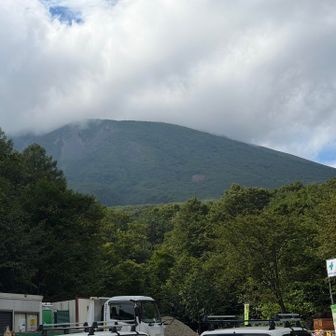 お疲れさん！
振り返って岩手山。

本日の下山♨️：
つなぎ温泉『清温荘』¥800-
下山メシ：ぴょんぴょん舎稲荷町本店
冷麺牛焼肉セット¥2145-
https://www.pyonpyonsya.co.jp/