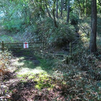 振り返って！通行止めの迂回路(右)