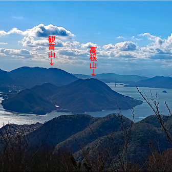 竜王山山頂の展望台から見る瀬戸の山並み。
逆光でシルエットになってしまったが大三島の山も同定できた。