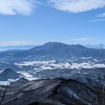 飯縄山と奥に北アルプス