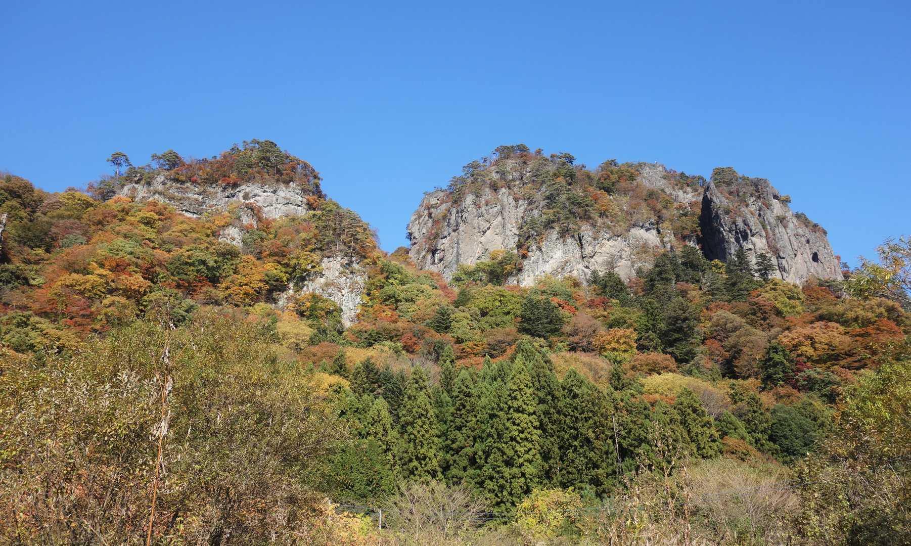 三岩通り登山口近くから