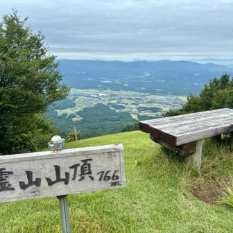 とても綺麗な山頂。
この日は他の登山者さんと会う事はありませんでした😗
