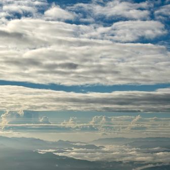 下り坂なのでどんどん雲が湧いてくる