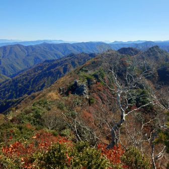 右奥に那須岳。
中央奥に高原山