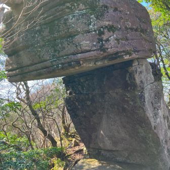 鬼の岩屋ですかね。