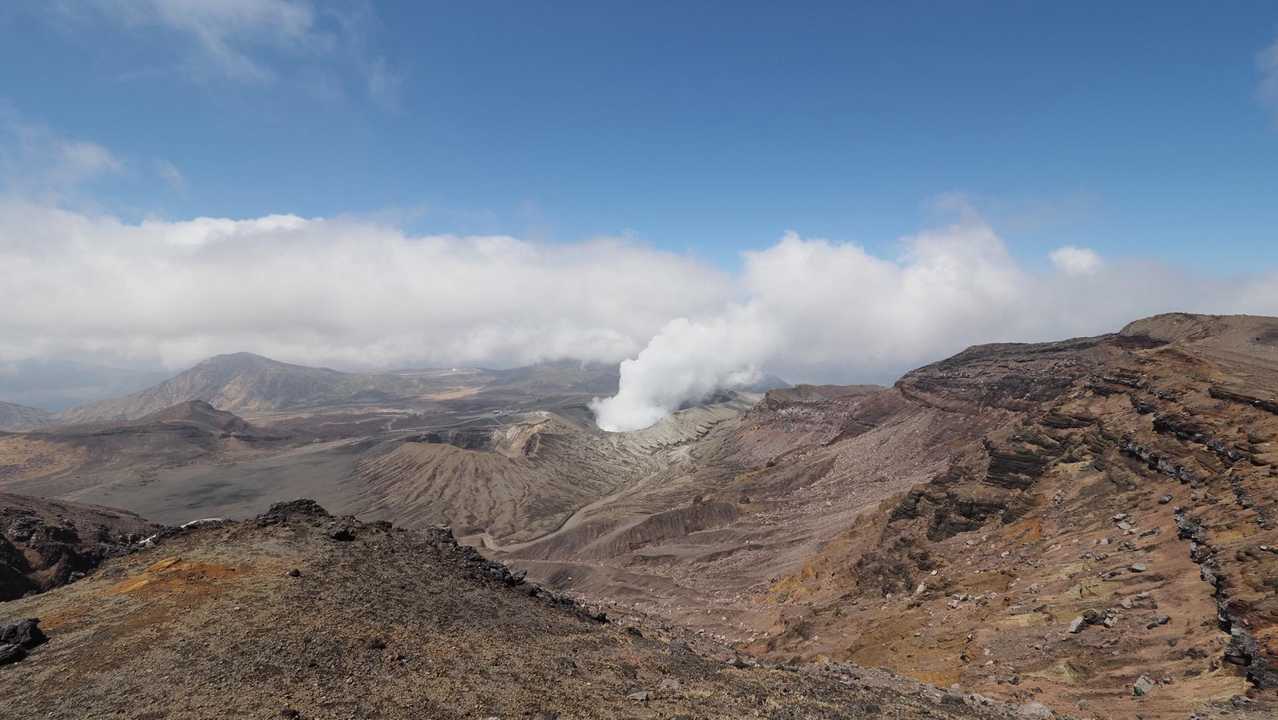 阿蘇山（中岳・高岳・高岳東峰）、砂千里ヶ浜から の写真 10