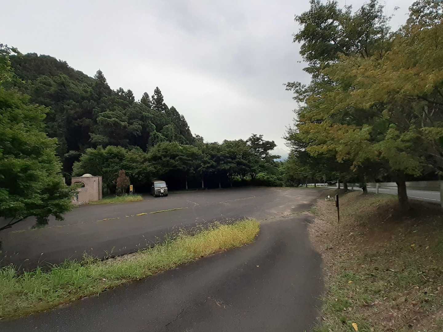 復路は30分程度で戻れました☺️
無事に到着です🚎
YAMAPの地図とは🅿️の位置がずれてるかな❓❓