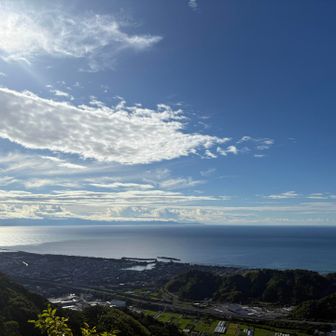 満観峰よりもさらに、海も、