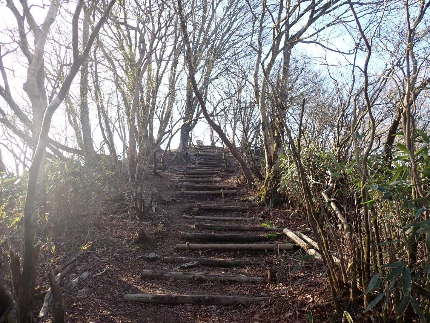 山頂間近