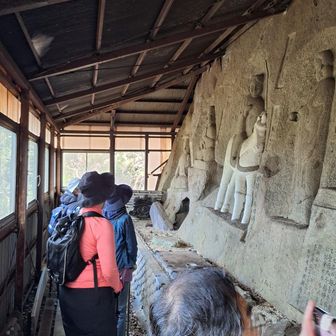 聖徳太子磨崖仏