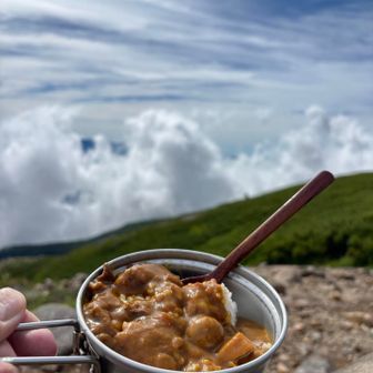 ワンチャン雷鳥に会えないかと注意しながら、極上カレー頂きます♪