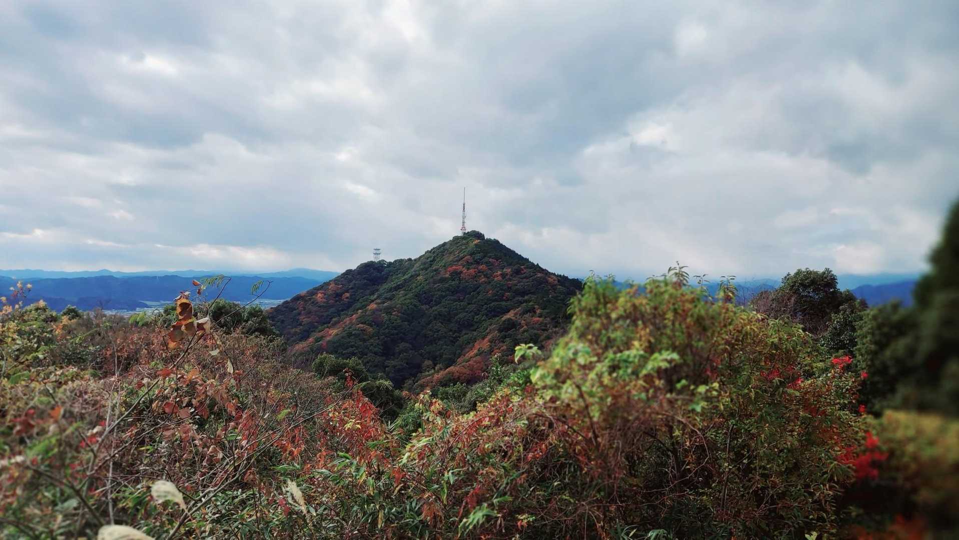 烏帽子も秋の色