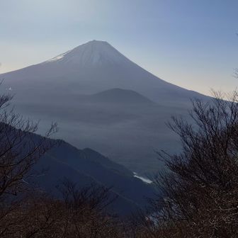 明るさを抑えると、大室山も画像に現れます