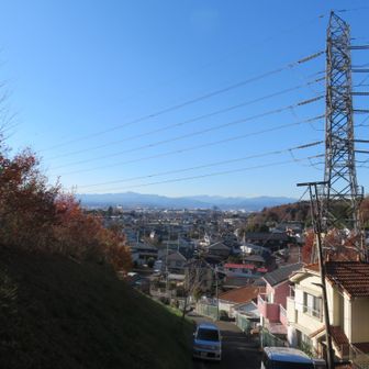 一旦、街に降ります。
ここの階段が急勾配なので注意しないとです。