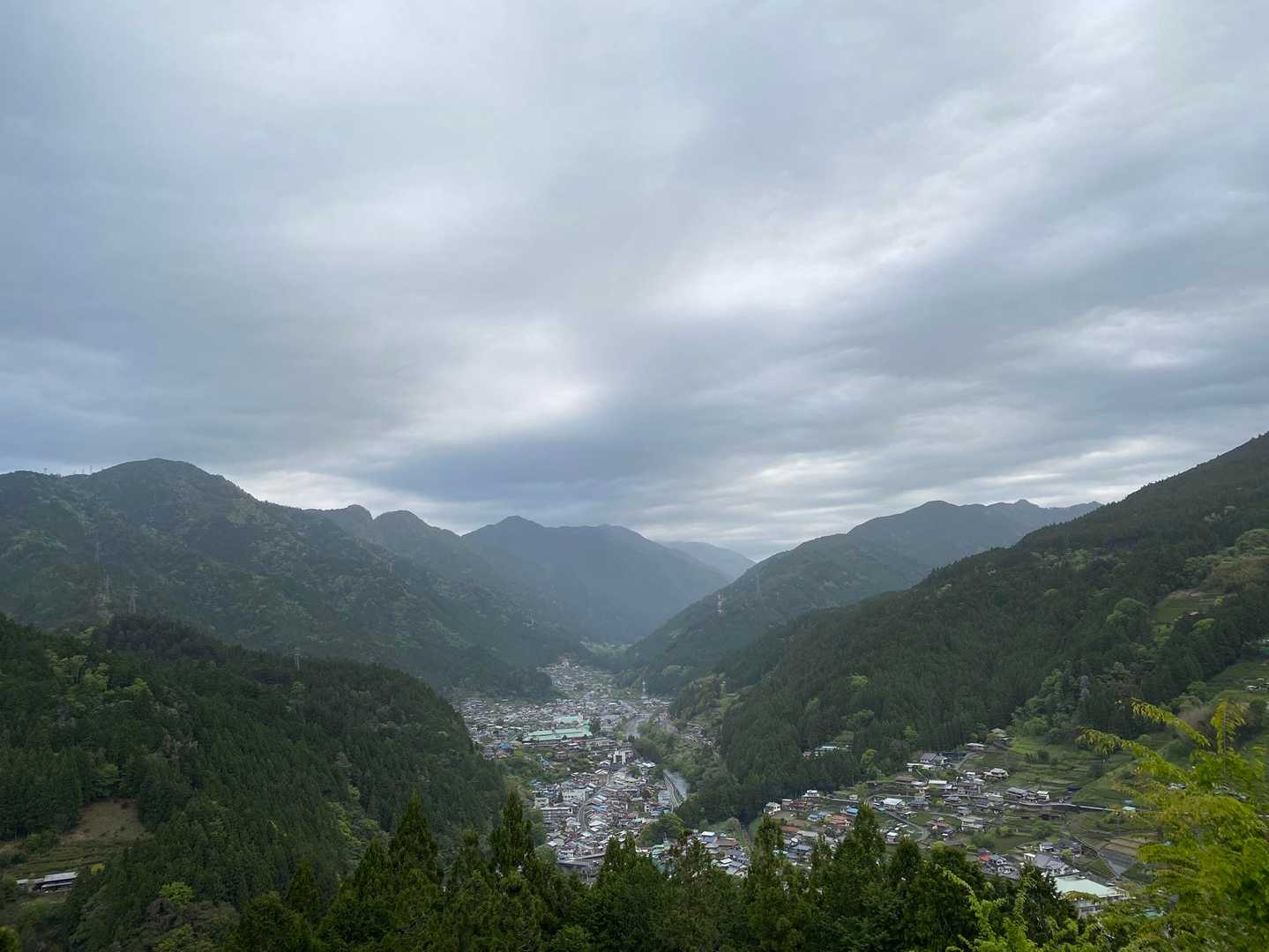 水窪の街が見渡せました。