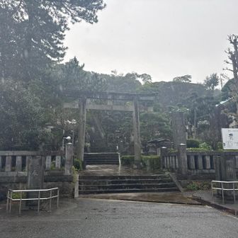 着いた途端、雨がガッツリ。
さすが貴船神社。