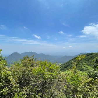 掃部ヶ岳頂上から
