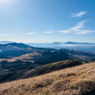 南側、宮崎方面？
昨年登った祖母山が左手に見えました！