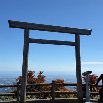 鳥居⛩️
久しぶりの御在所岳だけど以前からあったのかな？覚えていない
