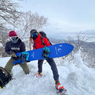 だーめし、俺も一緒に持ちたい！と
デカイ魚釣れた風の写真になる🤣🎣
